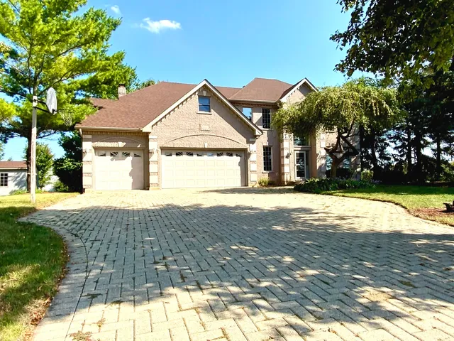 $725,000 | 19057 South Saddlebrook Drive, Shorewood, IL 60404