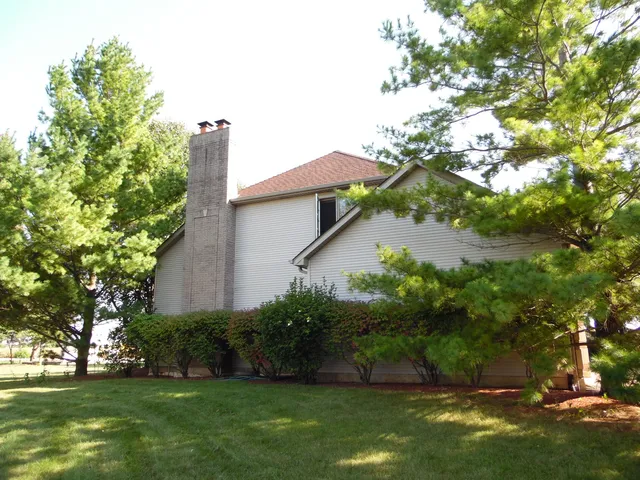 $723,000 | 19057 South Saddlebrook Drive, Shorewood, IL 60404