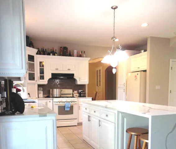 $725,000 | 19057 South Saddlebrook Drive, Shorewood, IL 60404