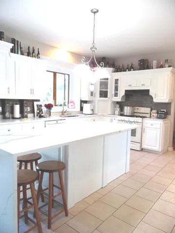 $725,000 | 19057 South Saddlebrook Drive, Shorewood, IL 60404