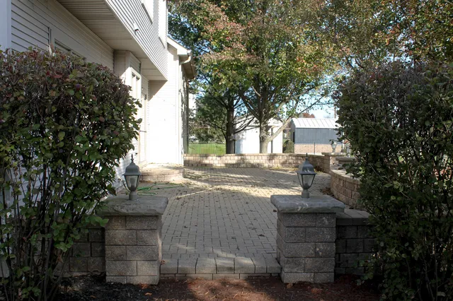 $724,000 | 19057 South Saddlebrook Drive, Shorewood, IL 60404