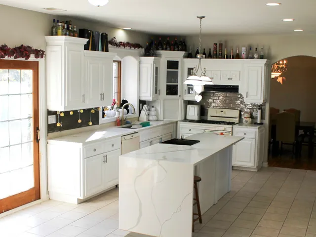 $723,000 | 19057 South Saddlebrook Drive, Shorewood, IL 60404