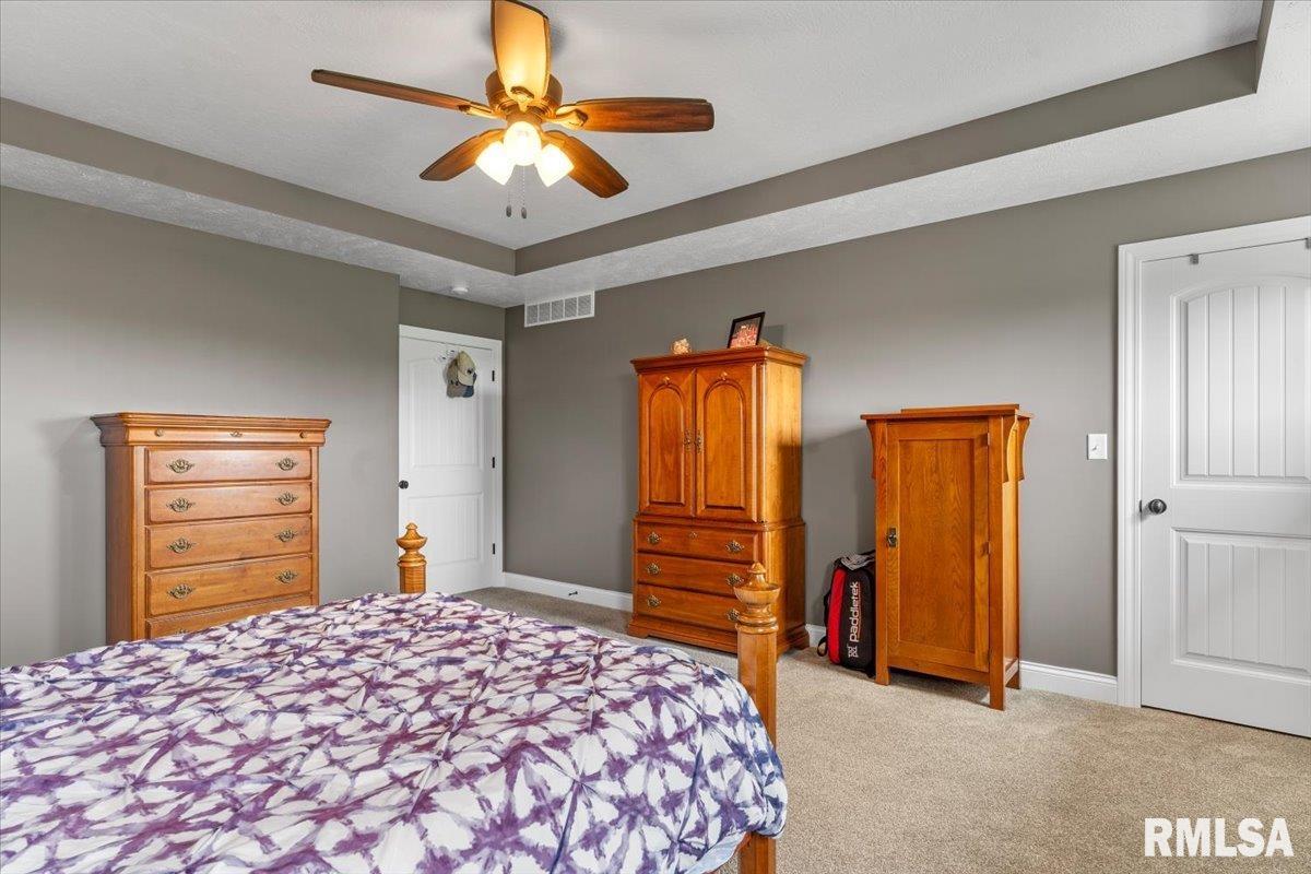 2820 Castlerock Ridge Springfield, IL 62711 - Photo 16 of 43
