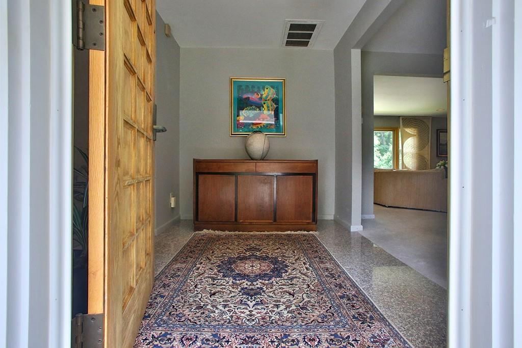 44 Oak Hill Road Worcester, MA 01609 - Photo 6 of 36 Gallery Image 6