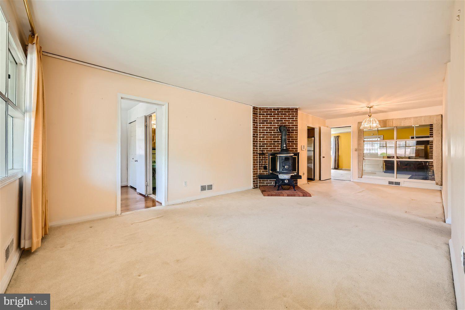 3401 Ripple Road Windsor Mill, MD 21244 - Photo 4 of 31 Living Room