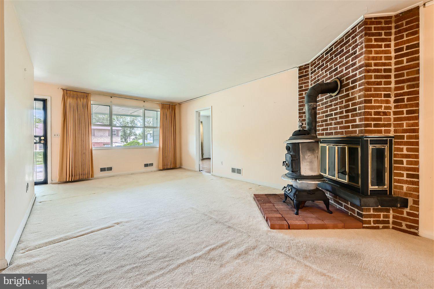 3401 Ripple Road Windsor Mill, MD 21244 - Photo 6 of 31 Living Room