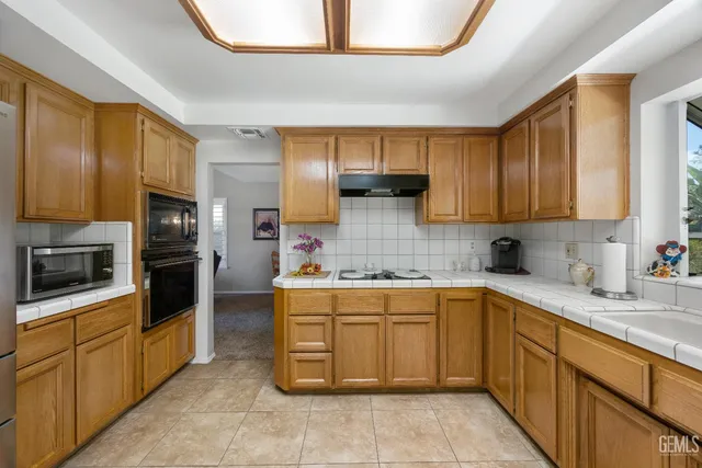 $500,000 | Undisclosed Address, Bakersfield, CA 93308