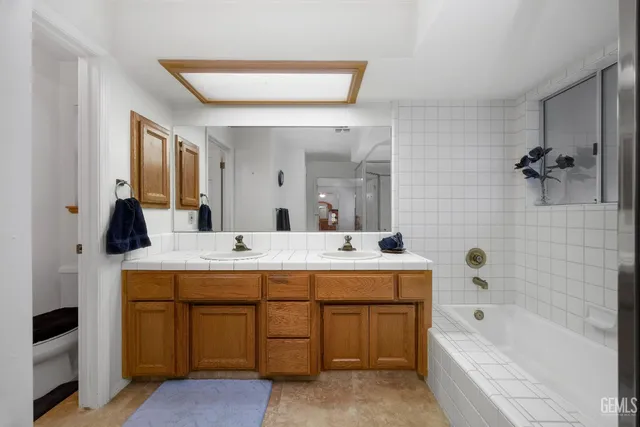 $500,000 | Undisclosed Address, Bakersfield, CA 93308