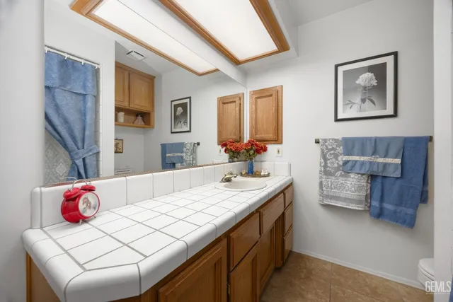 $500,000 | Undisclosed Address, Bakersfield, CA 93308