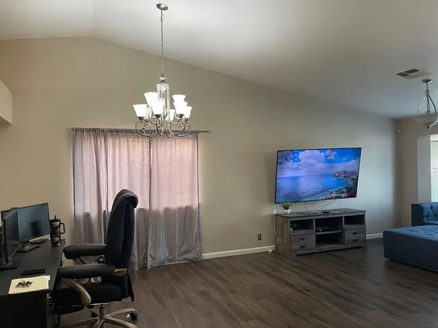 $379,000 | 1632 University Avenue, Madera, CA 93637