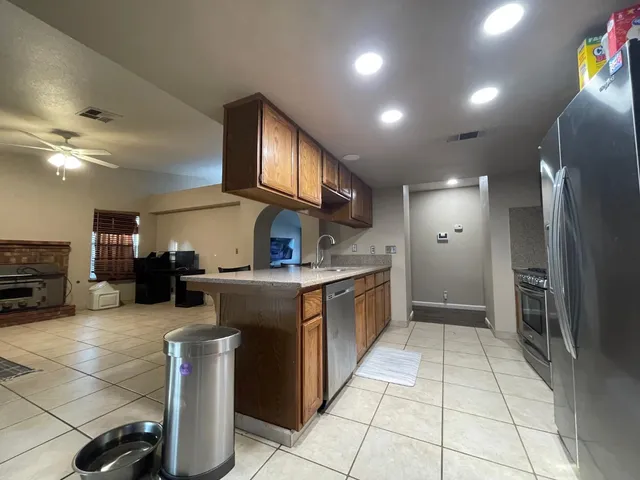 $379,000 | 1632 University Avenue, Madera, CA 93637