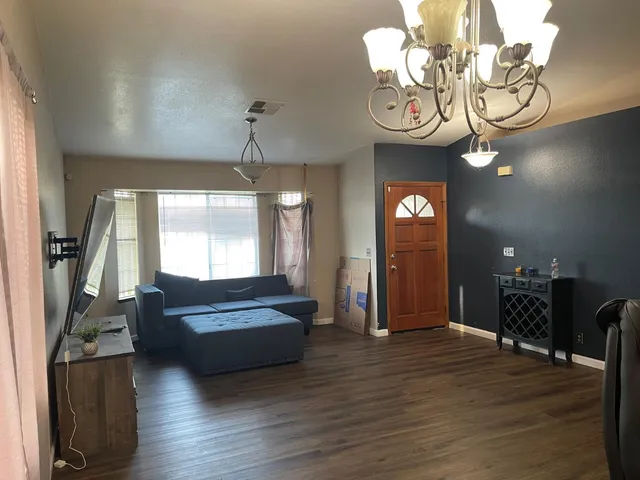 $379,000 | 1632 University Avenue, Madera, CA 93637