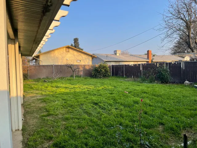 $379,000 | 1632 University Avenue, Madera, CA 93637