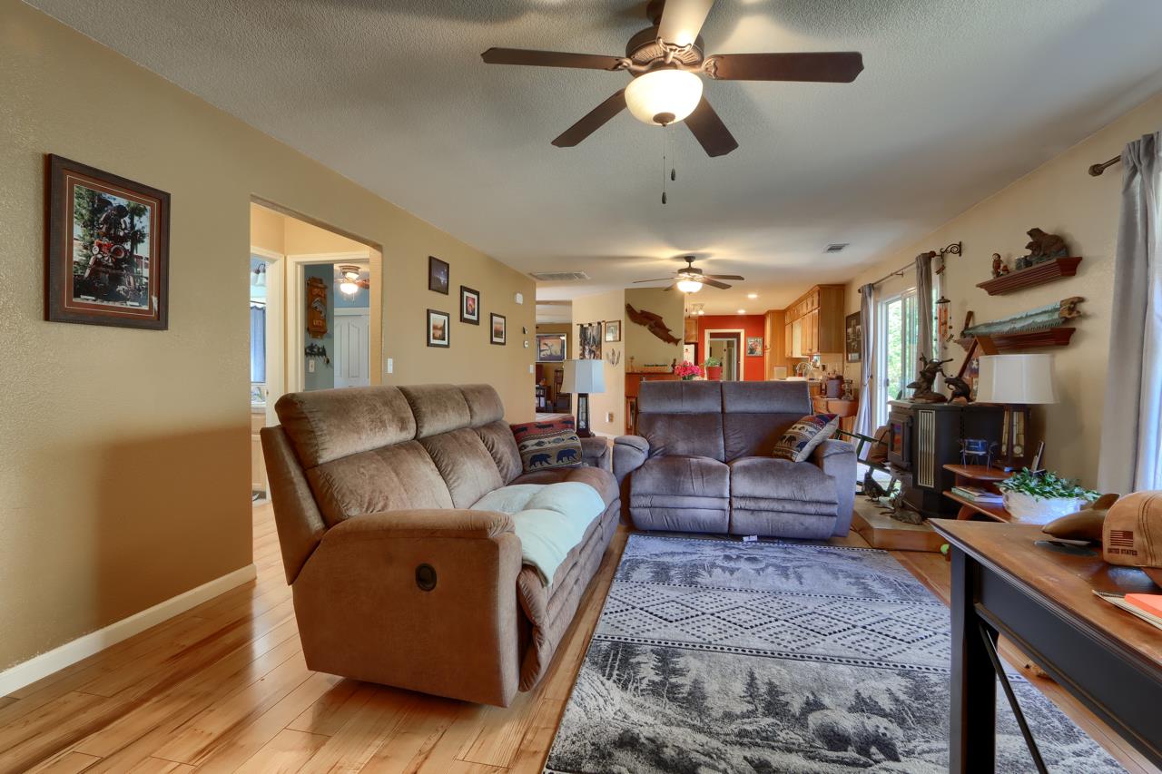 4733 Hirsch Road Mariposa, CA 95338 - Photo 12 of 51