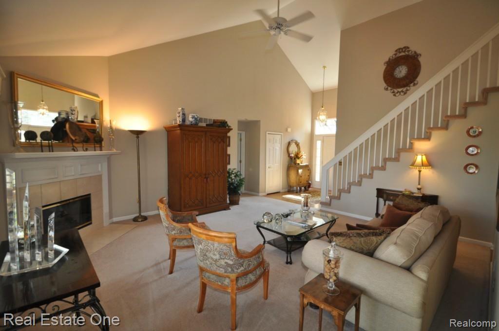 3295 Fulham Drive Rochester, MI 48309 - Photo 6 of 27 6.JPG