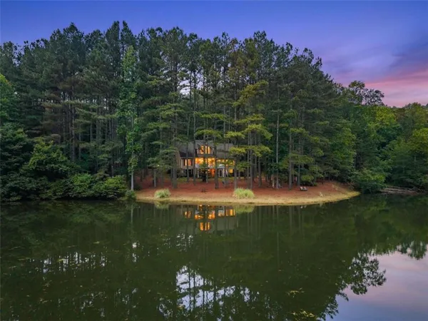 $699,900 | 404 Golden Delicious Road, Clarkesville, GA 30523