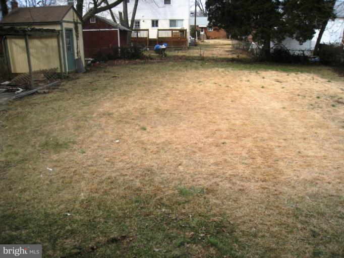 5910 Craig Street Springfield, VA 22150 - Photo 8 of 14 Back yard