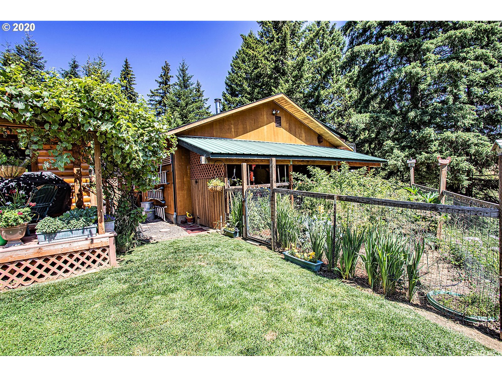 201 Upper Lakeview Rd Road White Salmon, WA 98672 - Photo 32 of 32 Garden