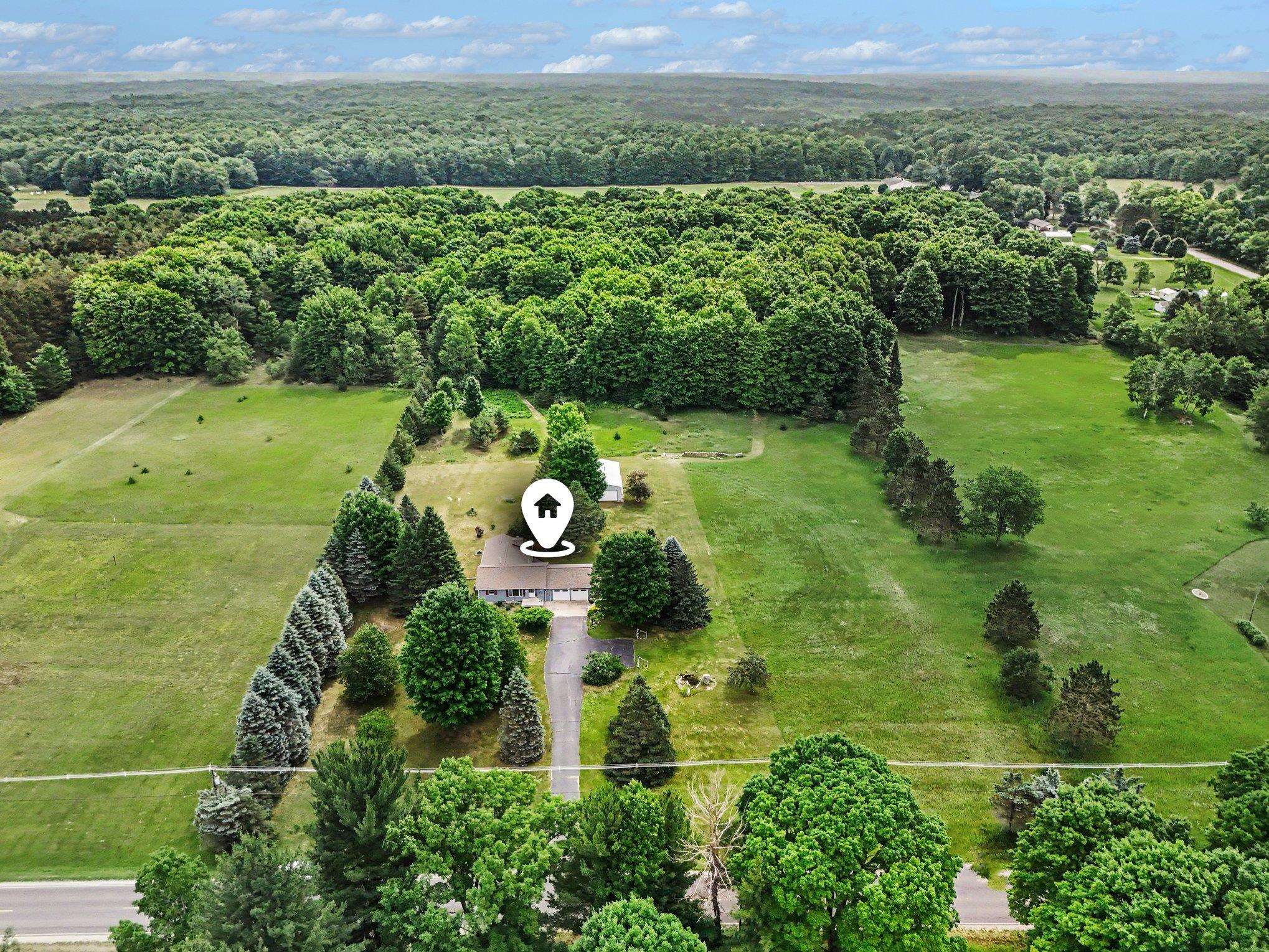 3091 Lake Ann Road Interlochen, MI 49643 - Photo 4 of 19 1947551-103be80c-6731-44ce-844c-b1f89dbcaad6.JPG