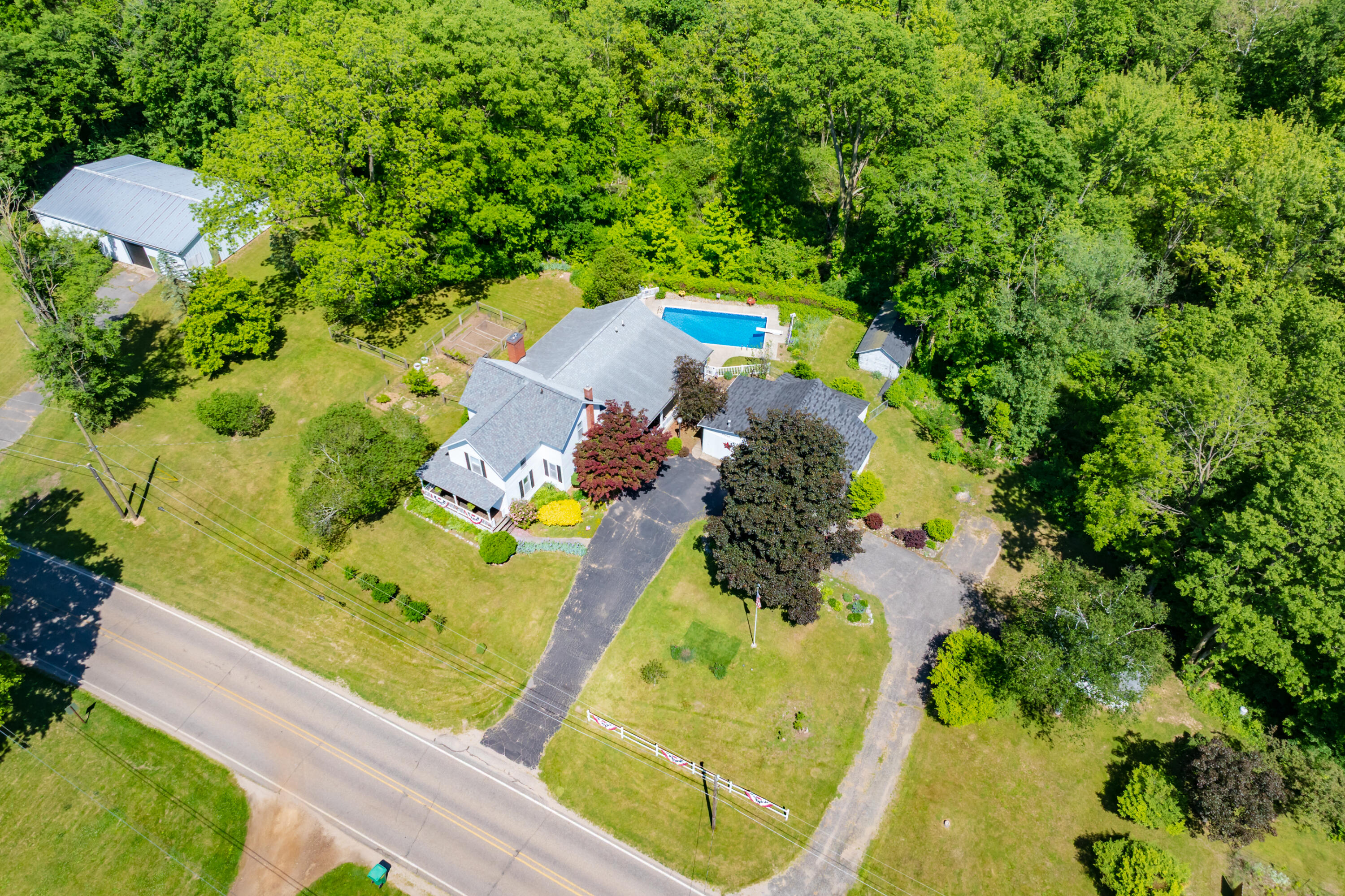 60023 Constantine Road Three Rivers, MI 49093 - Photo 3 of 47 Constantine Rd 60023 Three Rivers 49093-