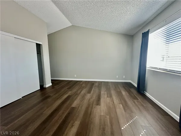 $1,950 | 7037 Brown Derby Circle, Las Vegas, NV 89128