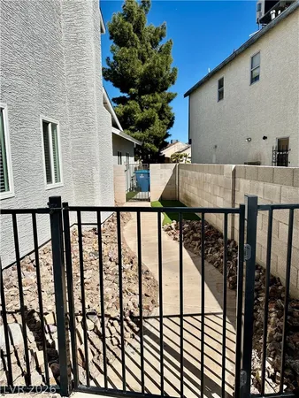 $1,950 | 7037 Brown Derby Circle, Las Vegas, NV 89128
