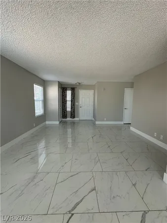 $1,950 | 7037 Brown Derby Circle, Las Vegas, NV 89128