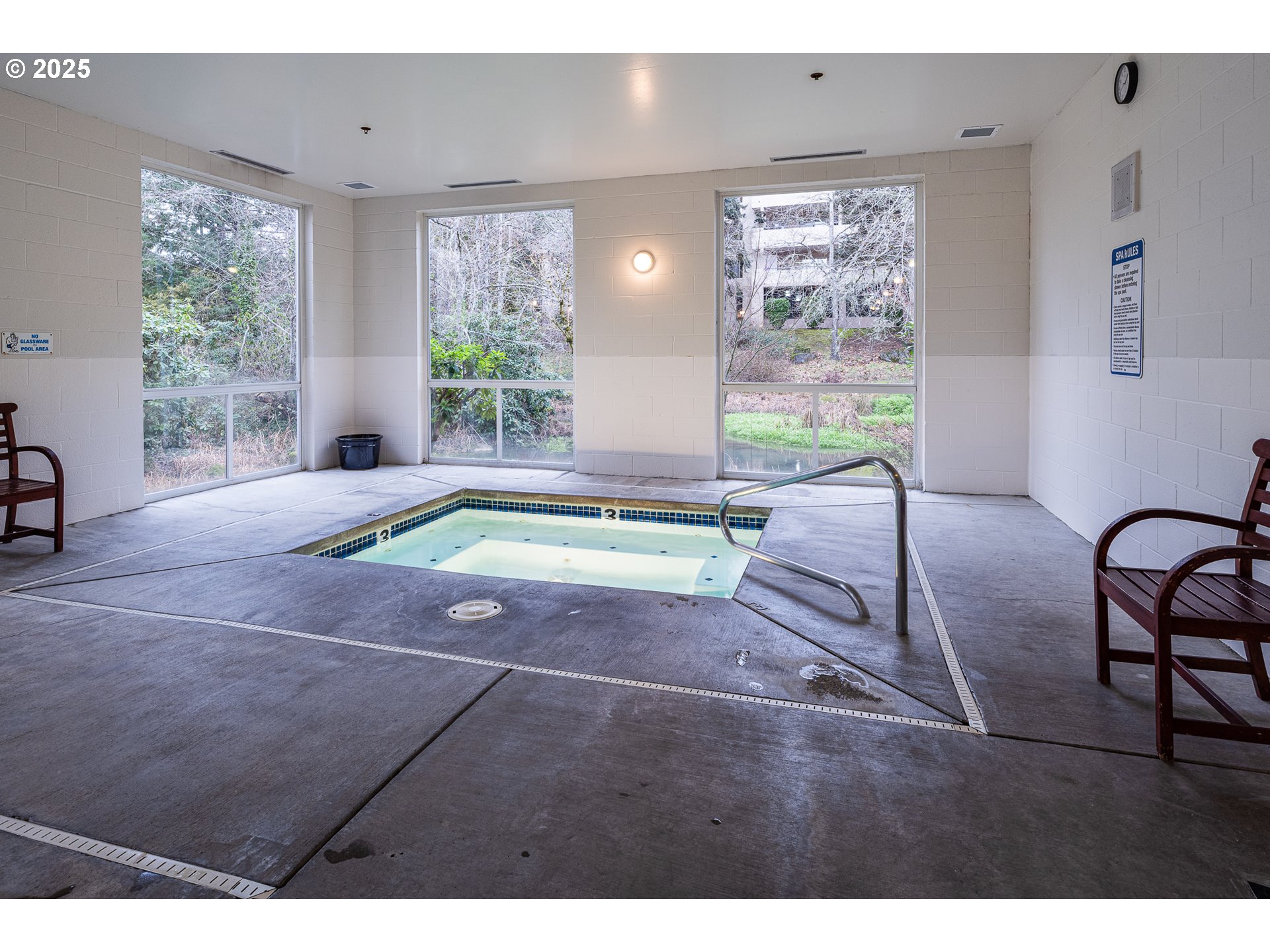 6665 West Burnside Road, Unit 434 Portland, OR 97225 - Photo 27 of 33 Hot Tub