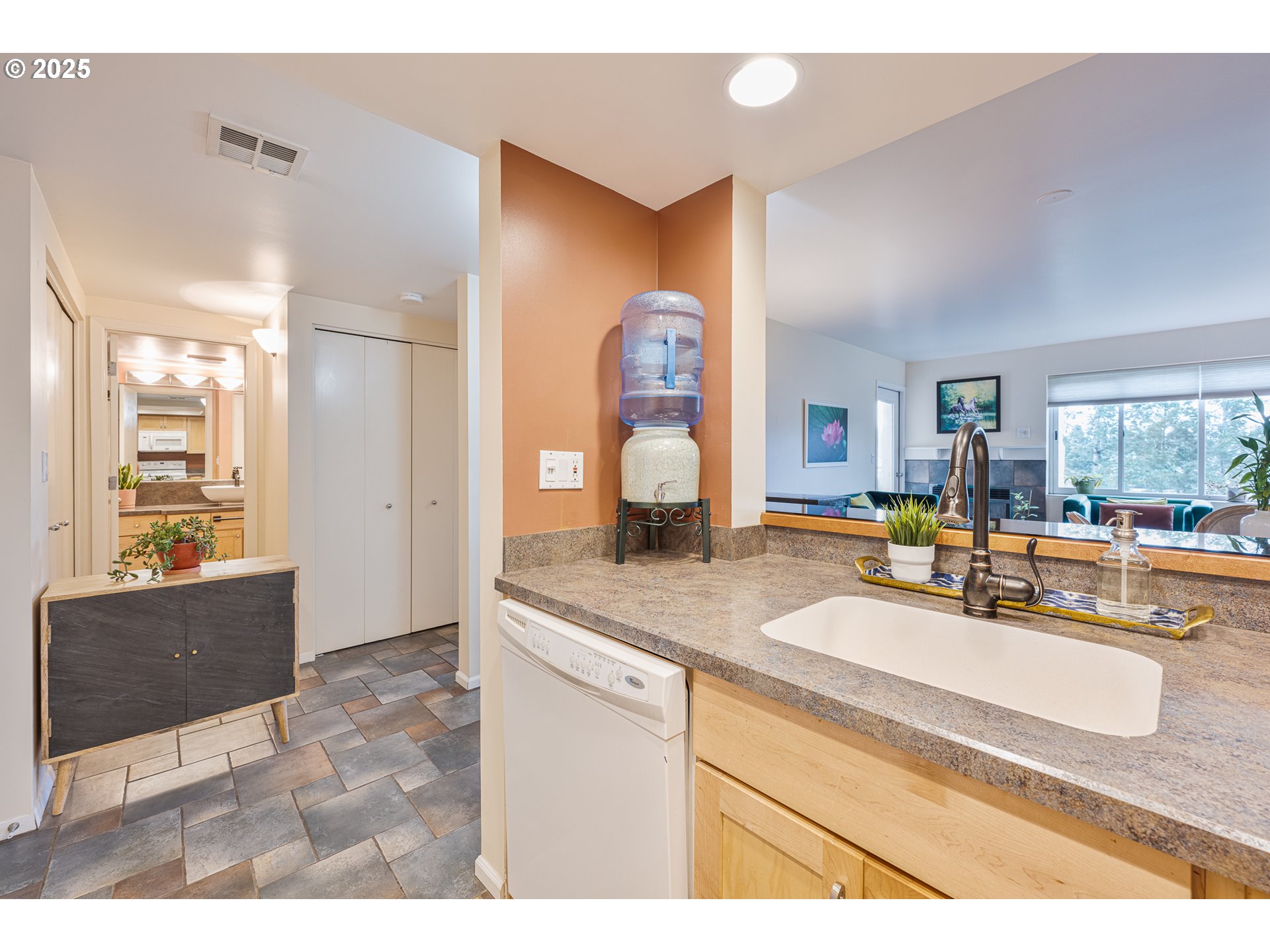 6665 West Burnside Road, Unit 434 Portland, OR 97225 - Photo 7 of 33 Kitchen