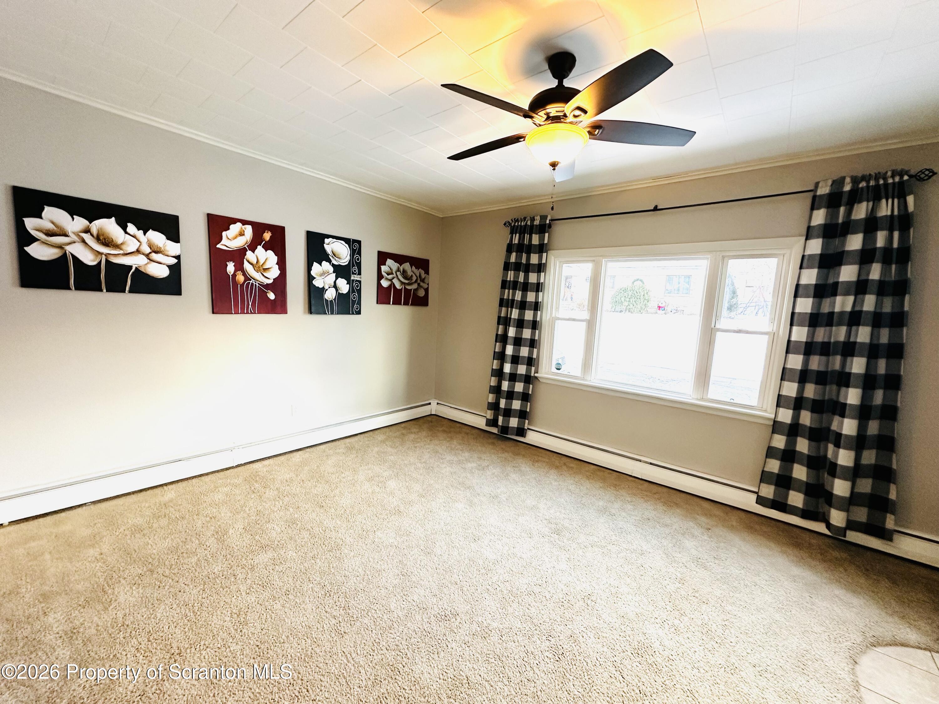 615 Delaware Street Mayfield, PA 18433 - Photo 5 of 29 Living Room
