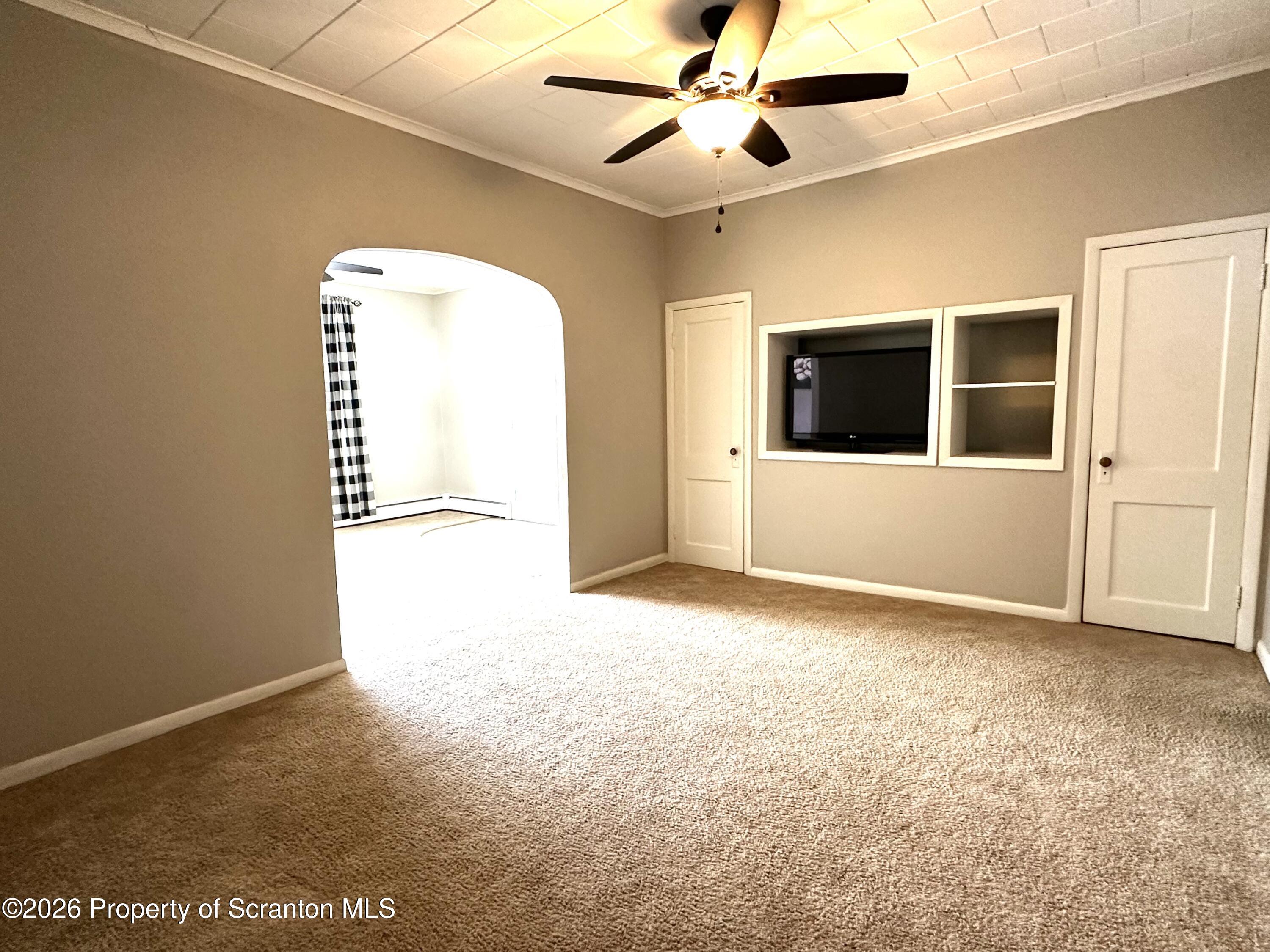 615 Delaware Street Mayfield, PA 18433 - Photo 9 of 29 Family Room