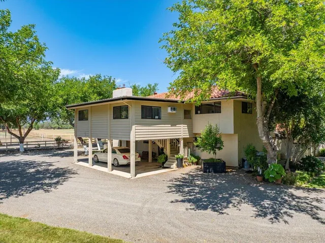 $1,595,000 | 5521 Churn Crk Road, Redding, CA 96002