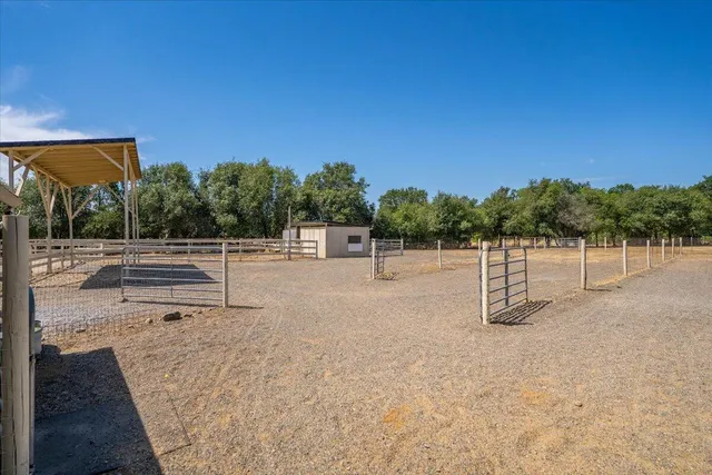 $1,595,000 | 5521 Churn Crk Road, Redding, CA 96002