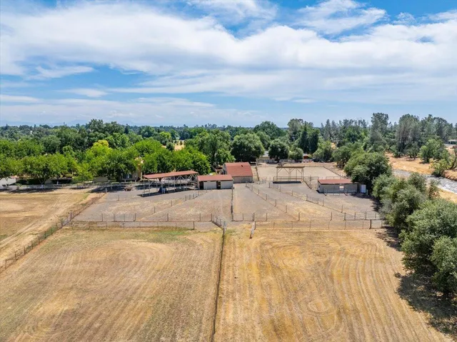 $1,595,000 | 5521 Churn Crk Road, Redding, CA 96002