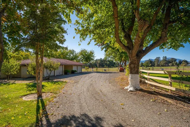 $1,595,000 | 5521 Churn Crk Road, Redding, CA 96002