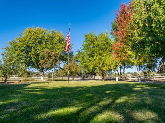 $1,595,000 | 5521 Churn Crk Road, Redding, CA 96002