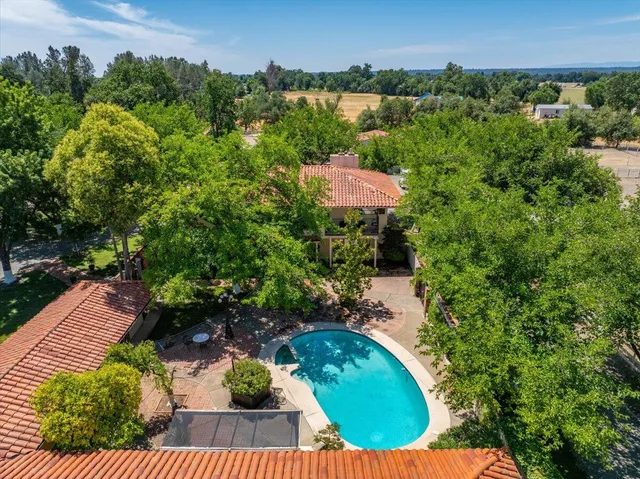 $1,595,000 | 5521 Churn Crk Road, Redding, CA 96002