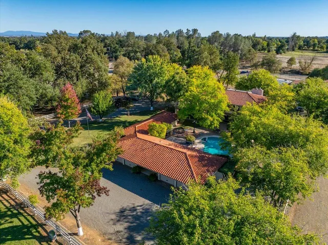 $1,595,000 | 5521 Churn Crk Road, Redding, CA 96002