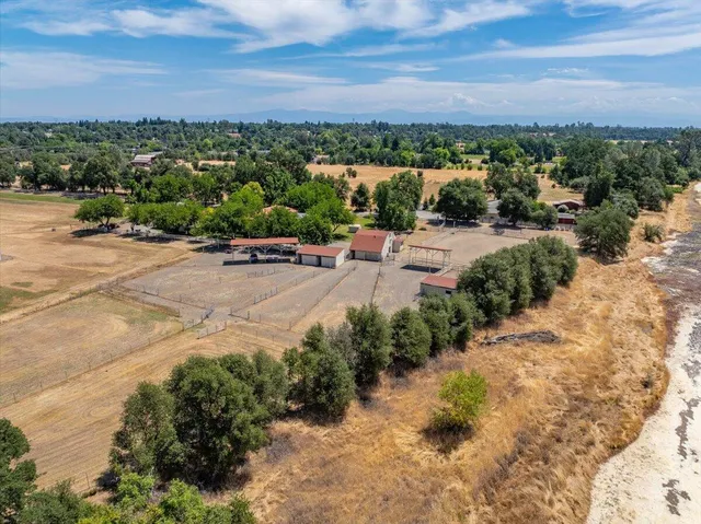 $1,595,000 | 5521 Churn Crk Road, Redding, CA 96002