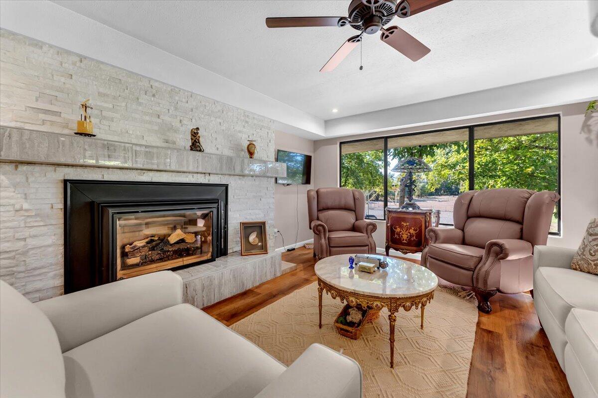 5521 Churn Crk Road Redding, CA 96002 - Photo 18 of 154 10c