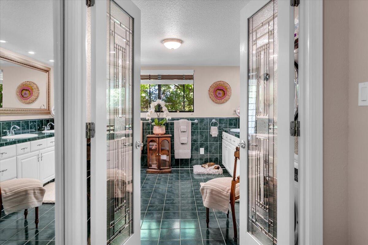 5521 Churn Crk Road Redding, CA 96002 - Photo 51 of 154 14b