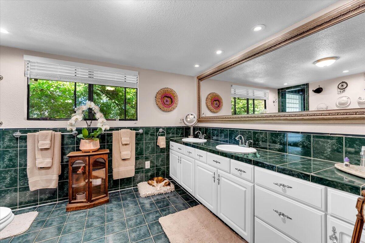 5521 Churn Crk Road Redding, CA 96002 - Photo 52 of 154 14c