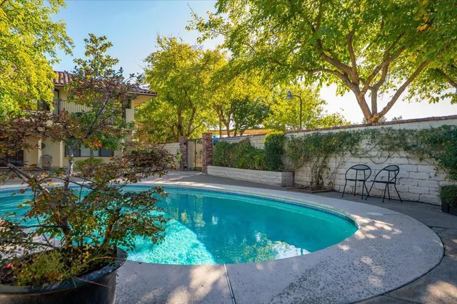 $1,595,000 | 5521 Churn Crk Road, Redding, CA 96002