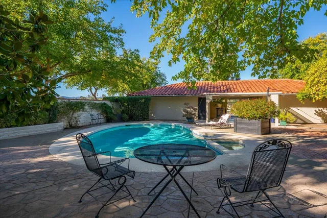 $1,595,000 | 5521 Churn Crk Road, Redding, CA 96002