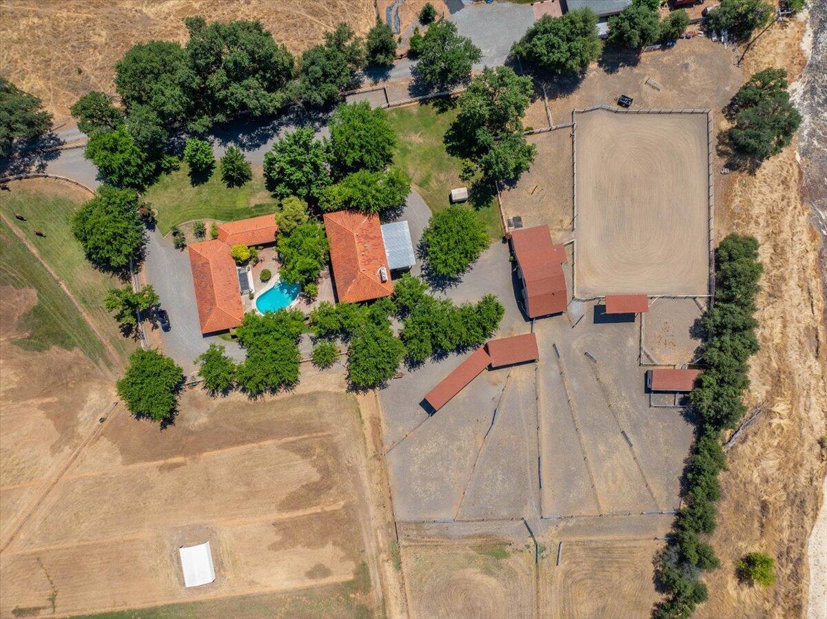 5521 Churn Crk Road Redding, CA 96002 - Photo 7 of 154 6