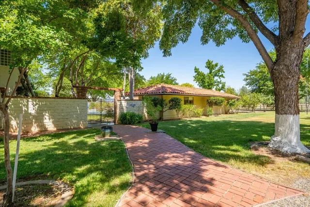 $1,595,000 | 5521 Churn Crk Road, Redding, CA 96002