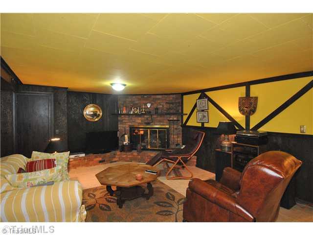 812 Chester Road Winston-Salem, NC 27104 - Photo 11 of 16 Den/Family/Great Room.