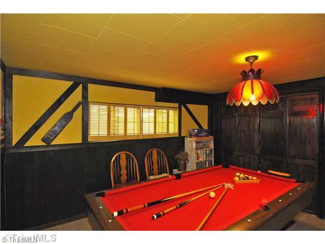 812 Chester Road Winston-Salem, NC 27104 - Photo 12 of 16 Den/Family/Great Room.