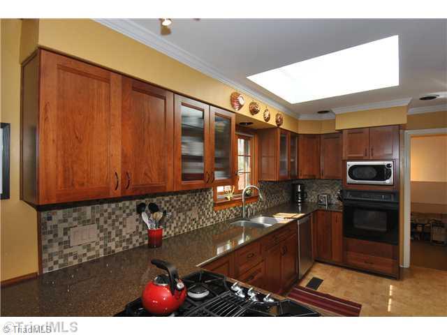 812 Chester Road Winston-Salem, NC 27104 - Photo 4 of 16 Kitchen.