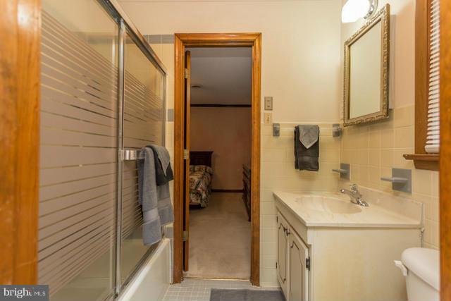 1626 Poplar Road Stafford, VA 22556 - Photo 18 of 29 Bath (Master)